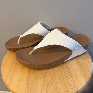 Women's Fit Flop White Thong Style Sandals Size 10 Comfort Shoes